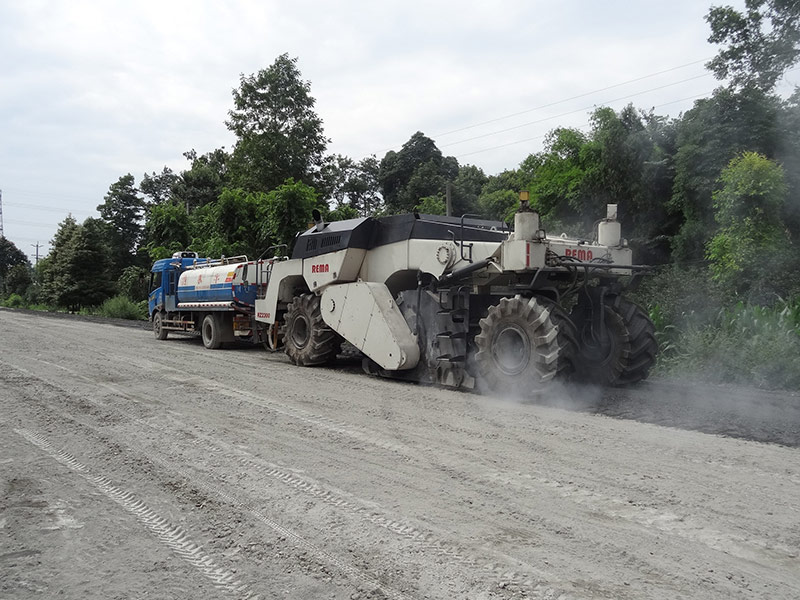 RZ2300，四川成都水穩(wěn)冷再生