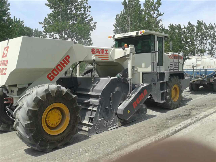 WR2300V，河南淮陽(yáng)S206省道施工
